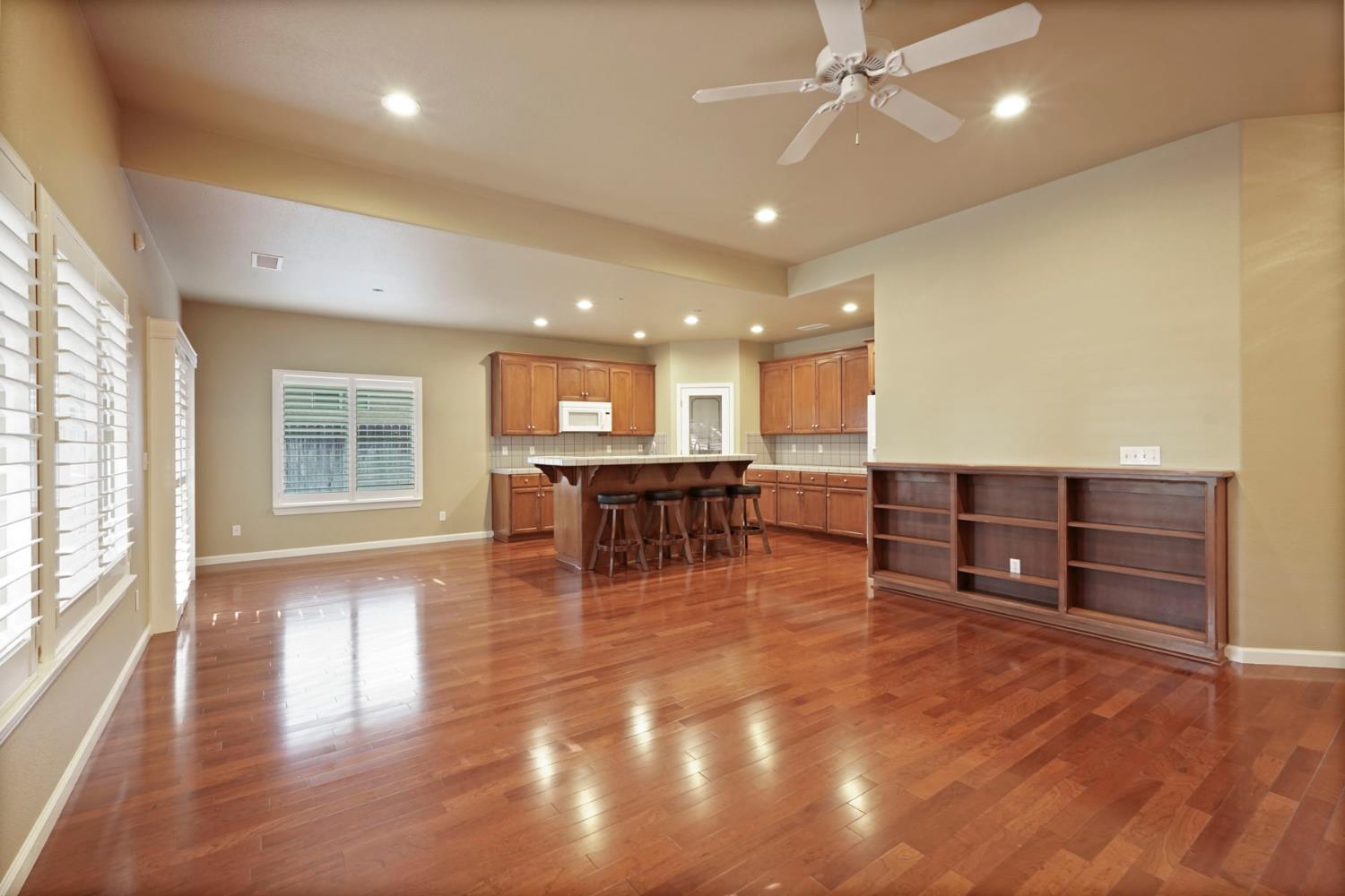 Summerset Court, Lodi, California image 10
