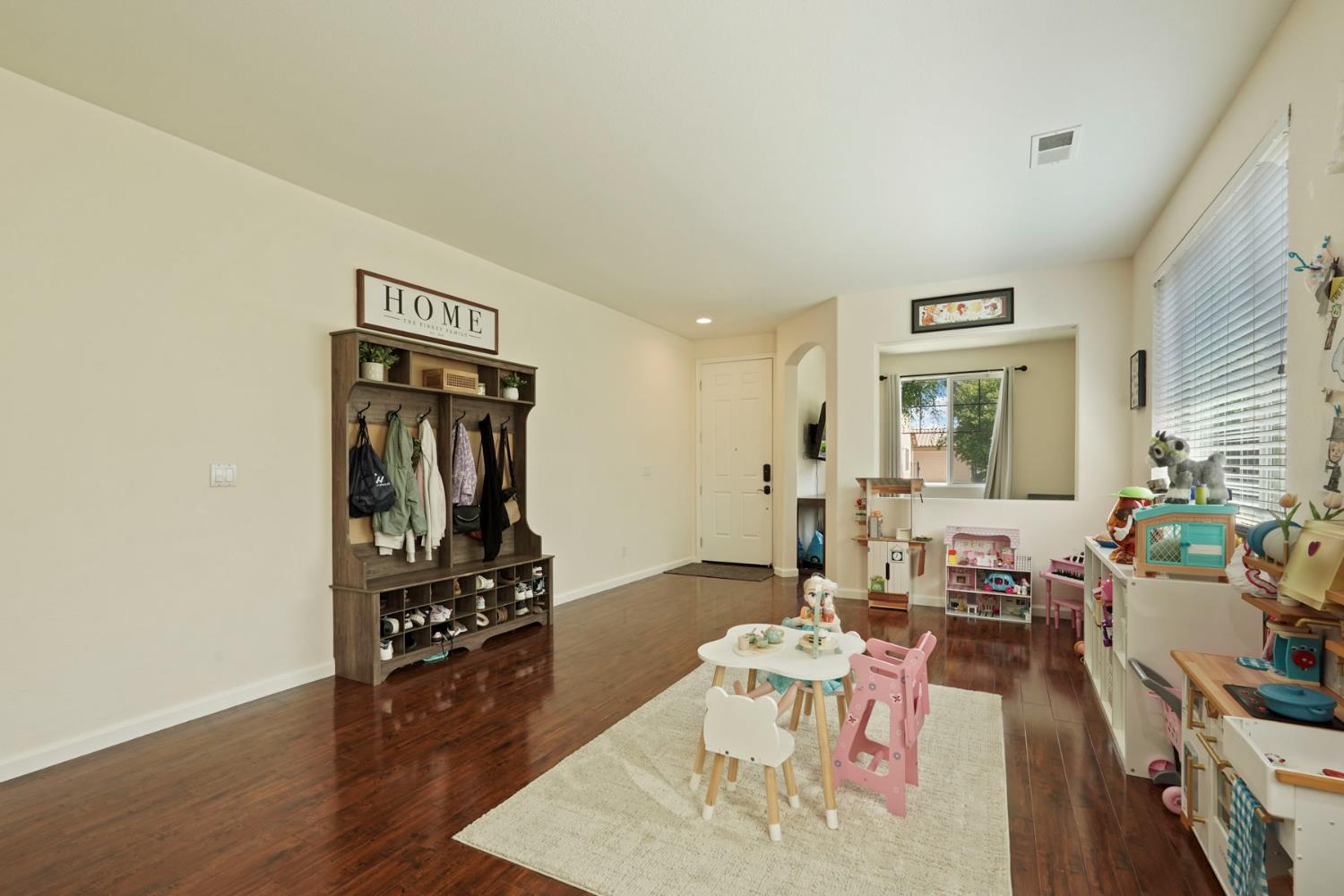 Nestling Circle, Elk Grove, California image 15