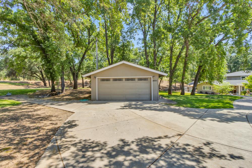 Holiday Lake Drive, Shingle Springs, California image 6