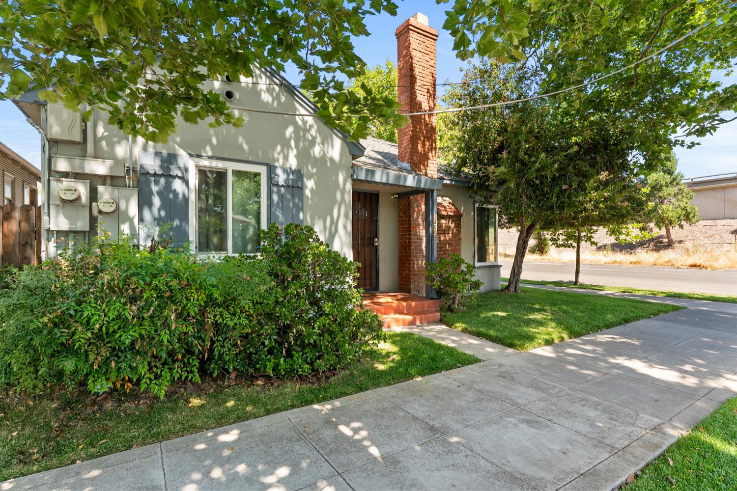 27th Street, Sacramento, California image 5