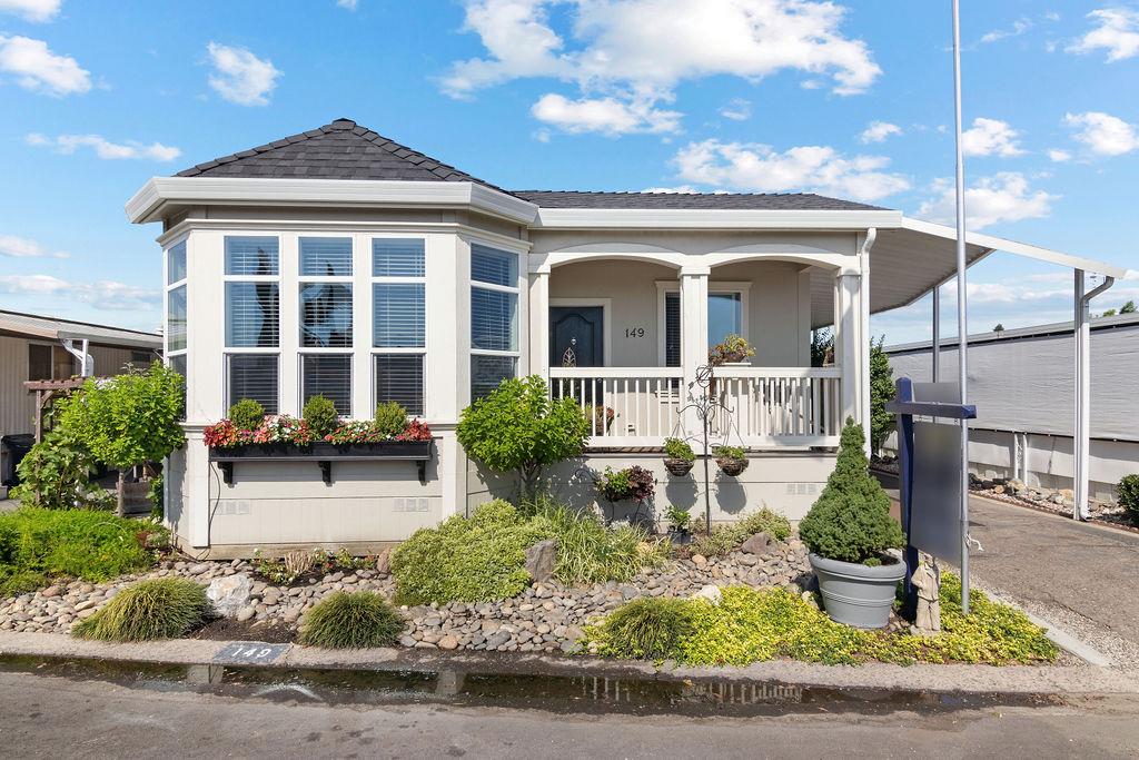 Detail Gallery Image 1 of 38 For 2505 Jackson Ave 149, Escalon,  CA 95320 - 3 Beds | 2 Baths