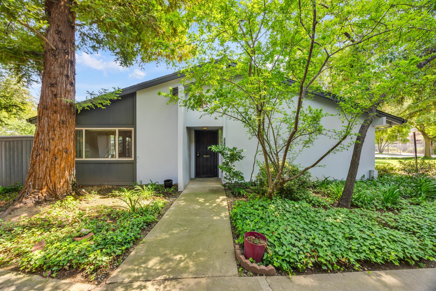 MLS: 225073026 Condo For Sale