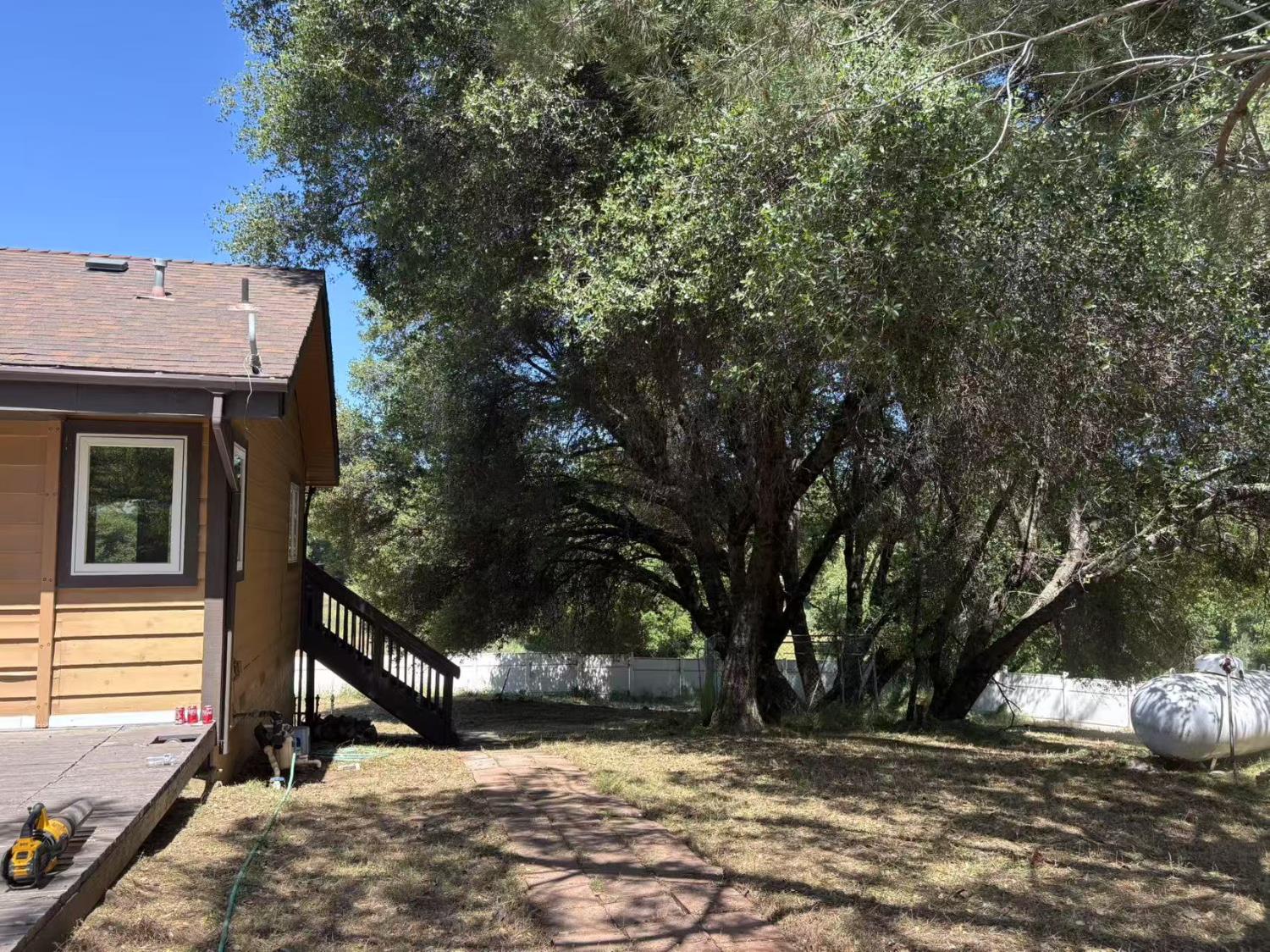 Van Pooka Court, Somerset, California image 12