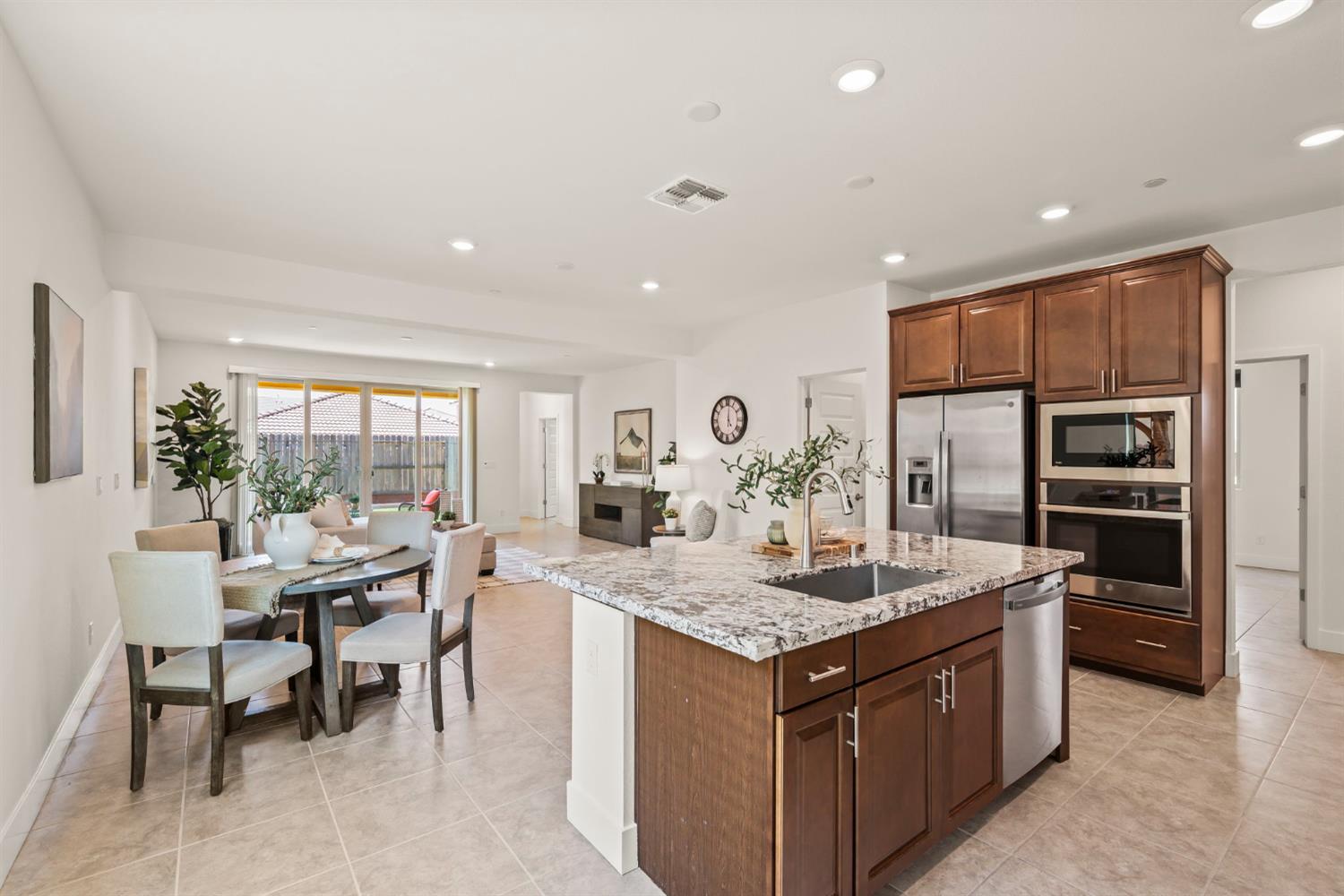 Cypress Grove Drive, Rancho Cordova, California image 9