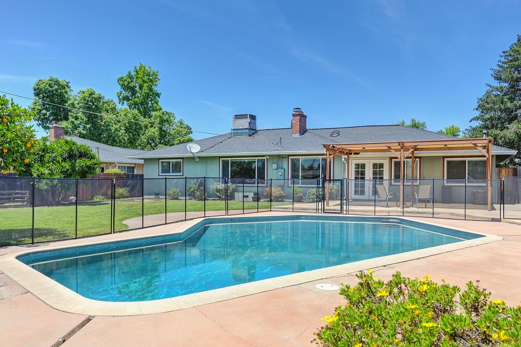 Woodhaven Ave, Carmichael, California image 32