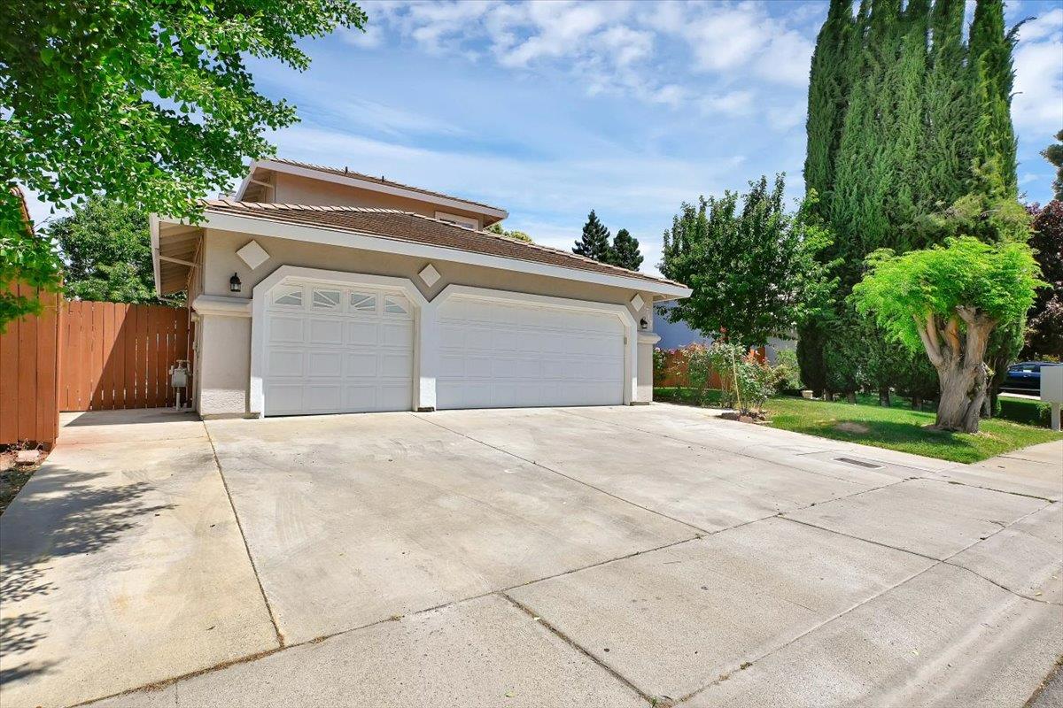 Harbor Town Drive, Yuba City, California image 4