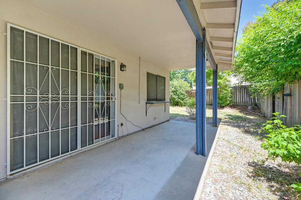 Mira Del Rio Way, Sacramento, California image 18