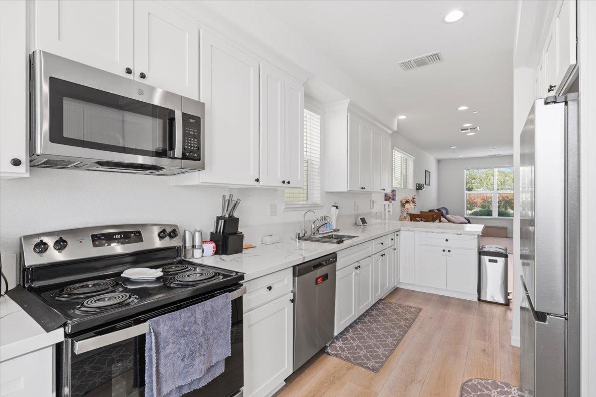 Brinef Drive, Sacramento, California image 8