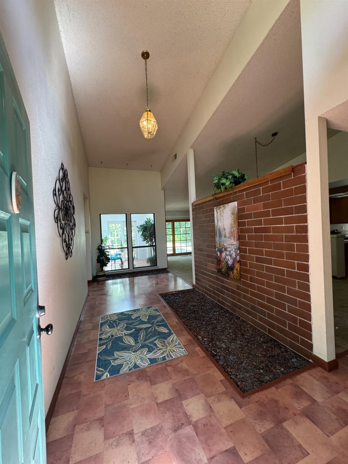 Oak Stream Court, Carmichael, California image 4