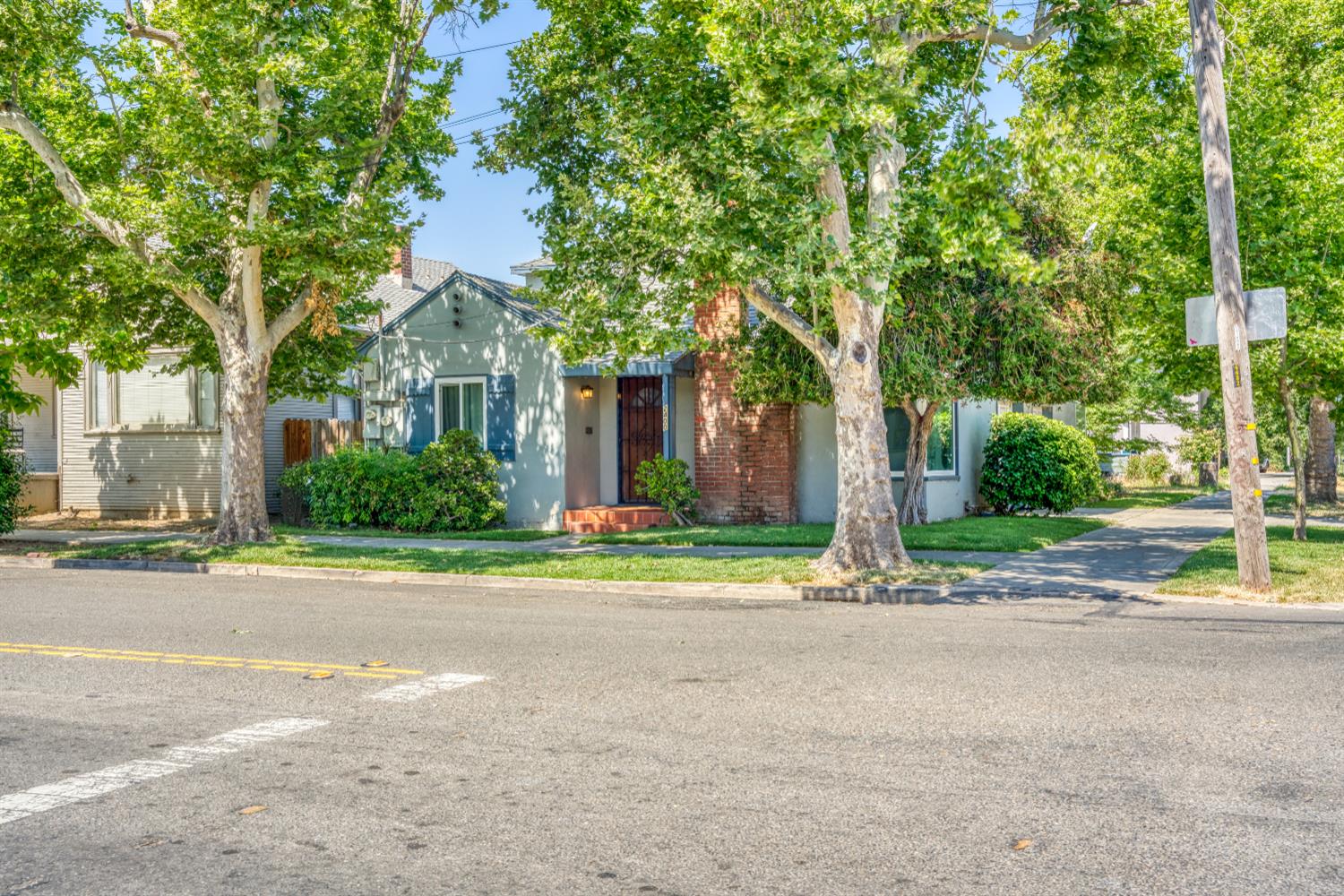 27th Street, Sacramento, California image 9