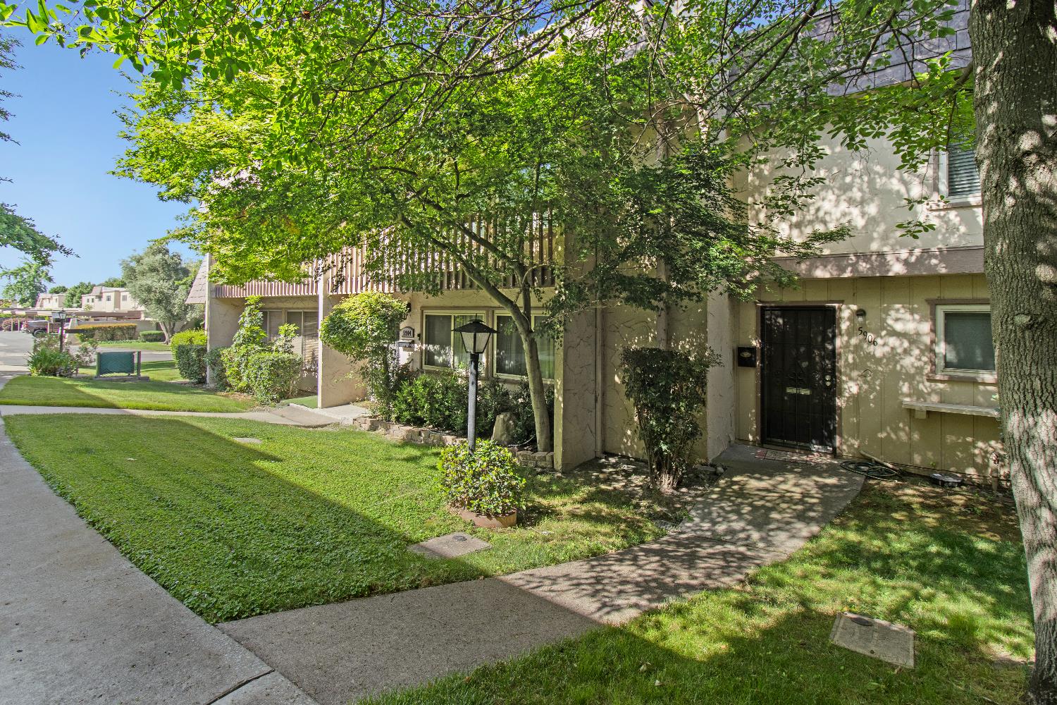 Via Casitas, Carmichael, California image 40