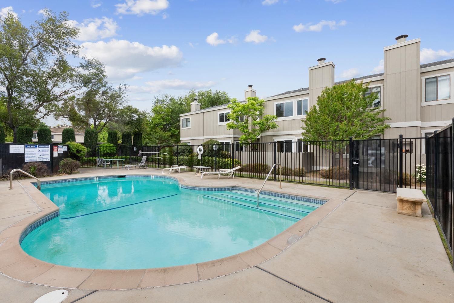 Post Oak Lane, Sacramento, California image 3