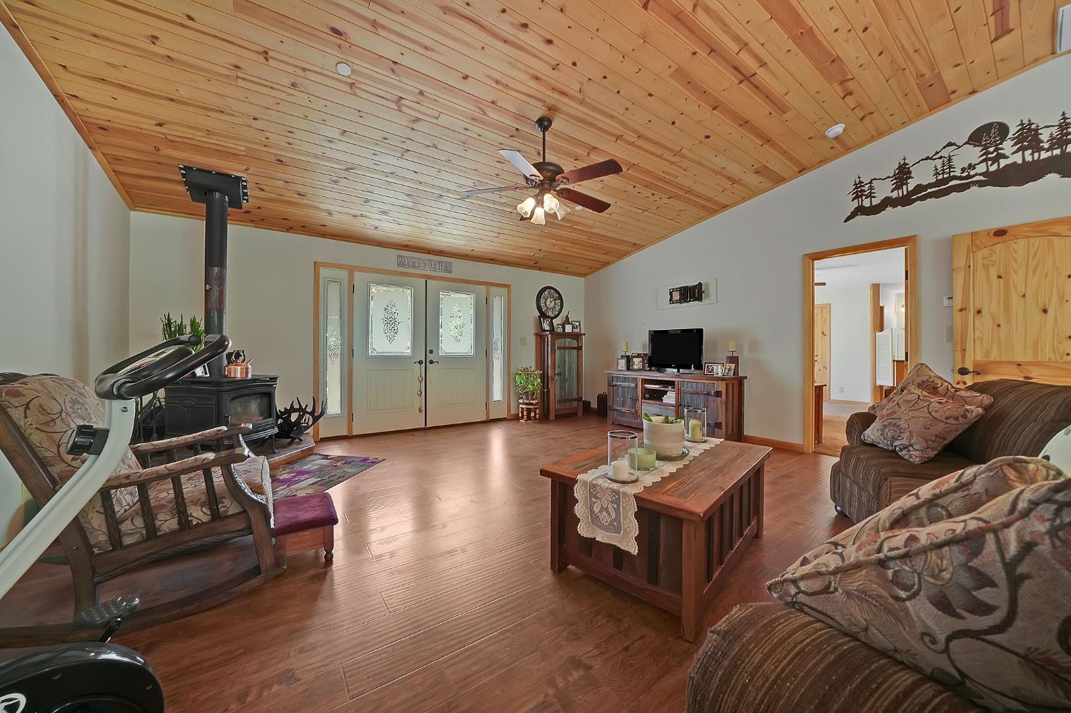 Detail Gallery Image 11 of 70 For 2059 Winton Rd, West Point,  CA 95255 - 2 Beds | 2 Baths