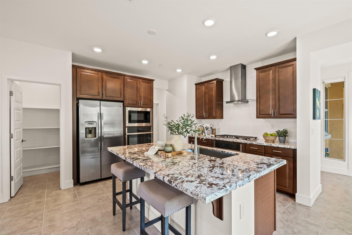 Cypress Grove Drive, Rancho Cordova, California image 10