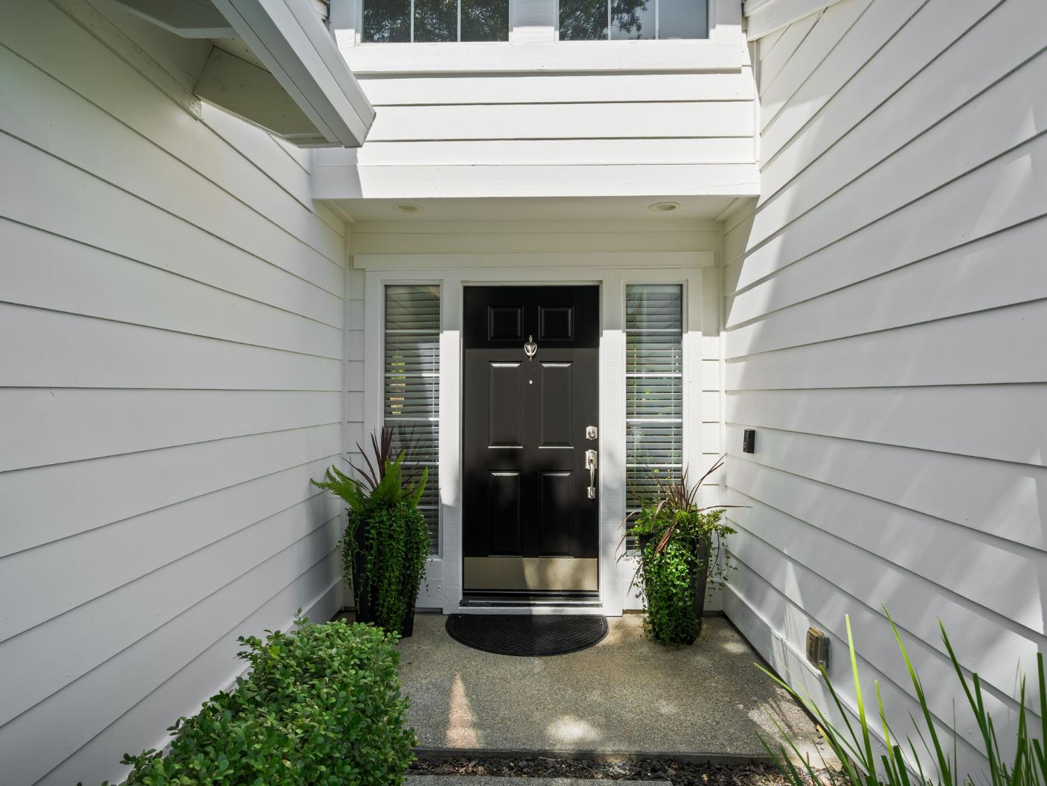 La Paloma Court, Davis, California image 5