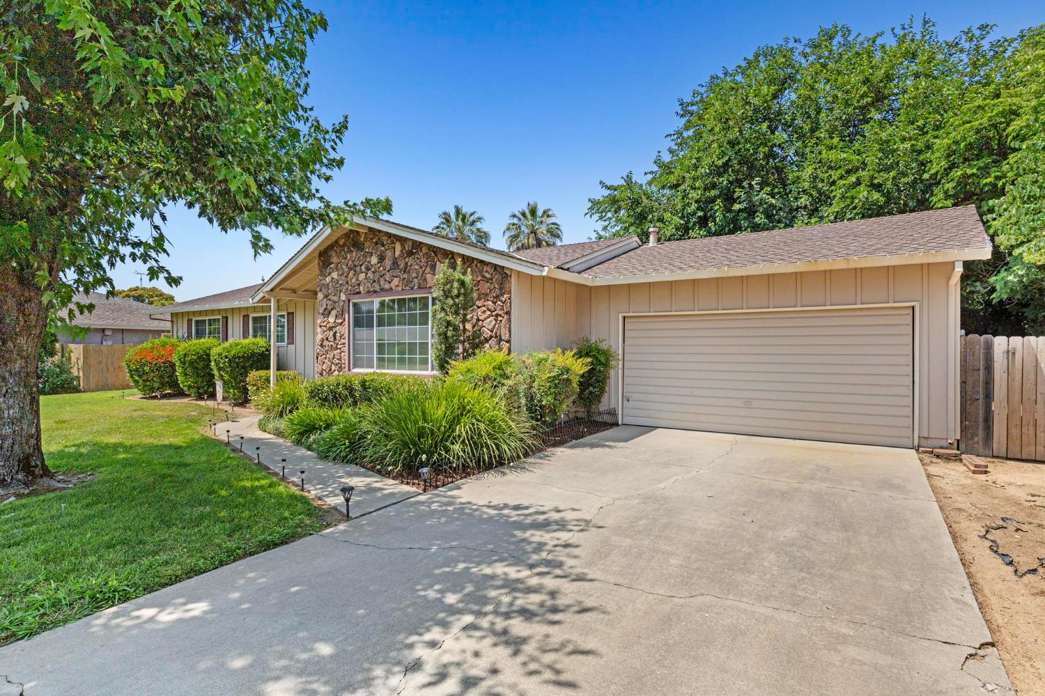 Azalea Way, Yuba City, California image 35