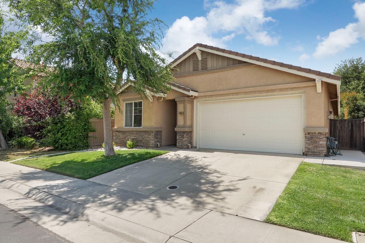 Nestling Circle, Elk Grove, California image 1