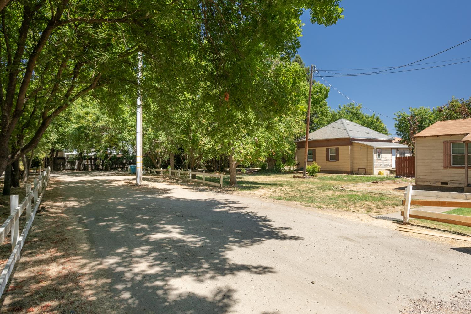 Railroad Avenue, Yuba City, California image 33