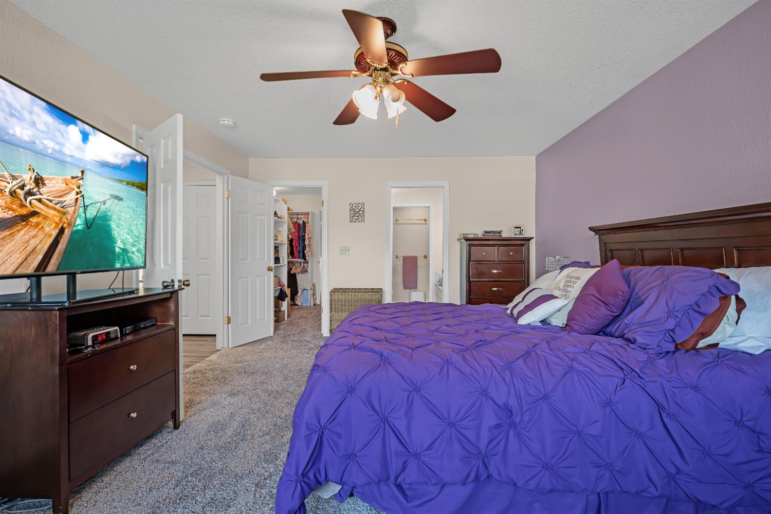 Boston Way, Modesto, California image 34