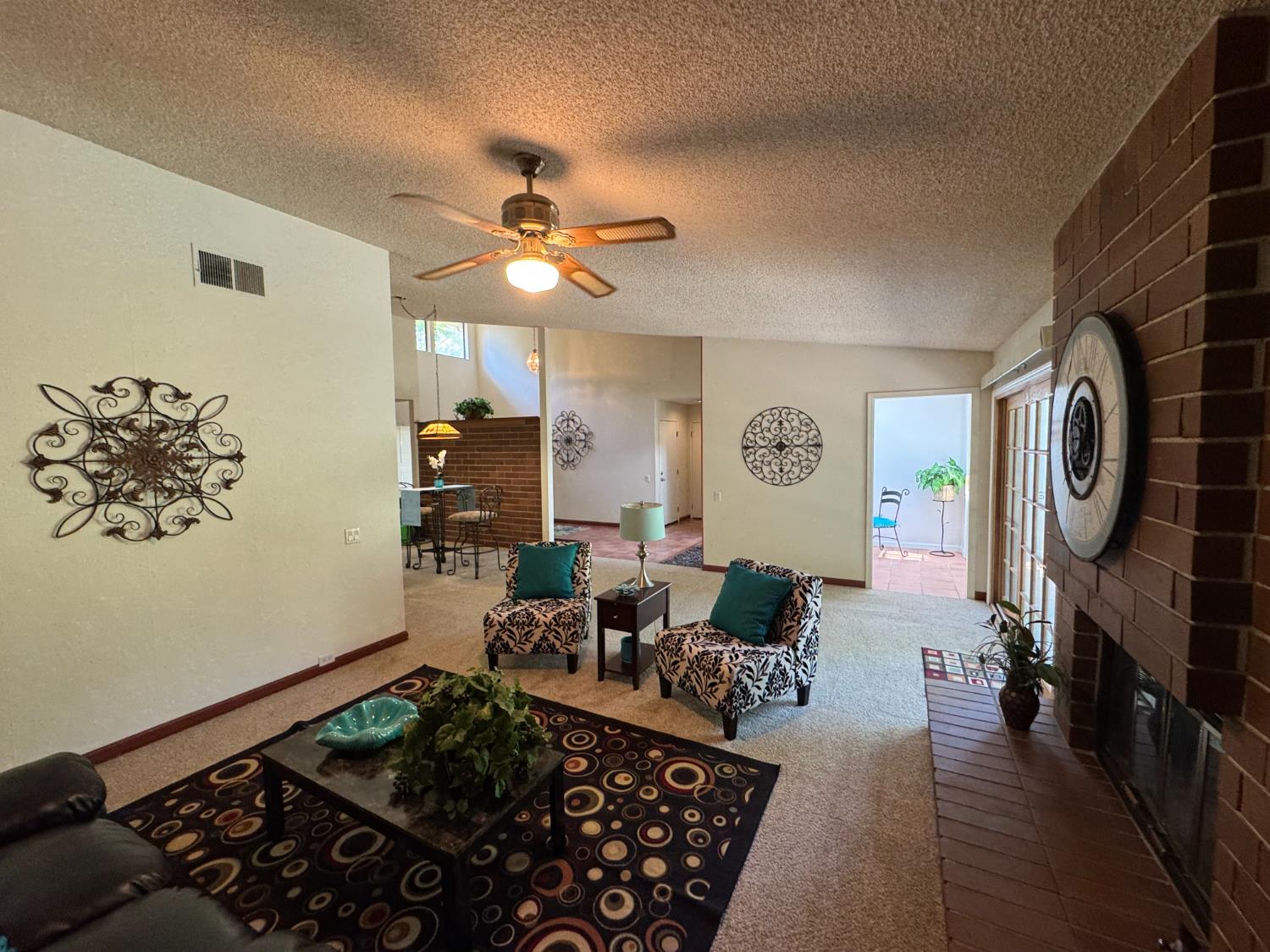 Oak Stream Court, Carmichael, California image 8