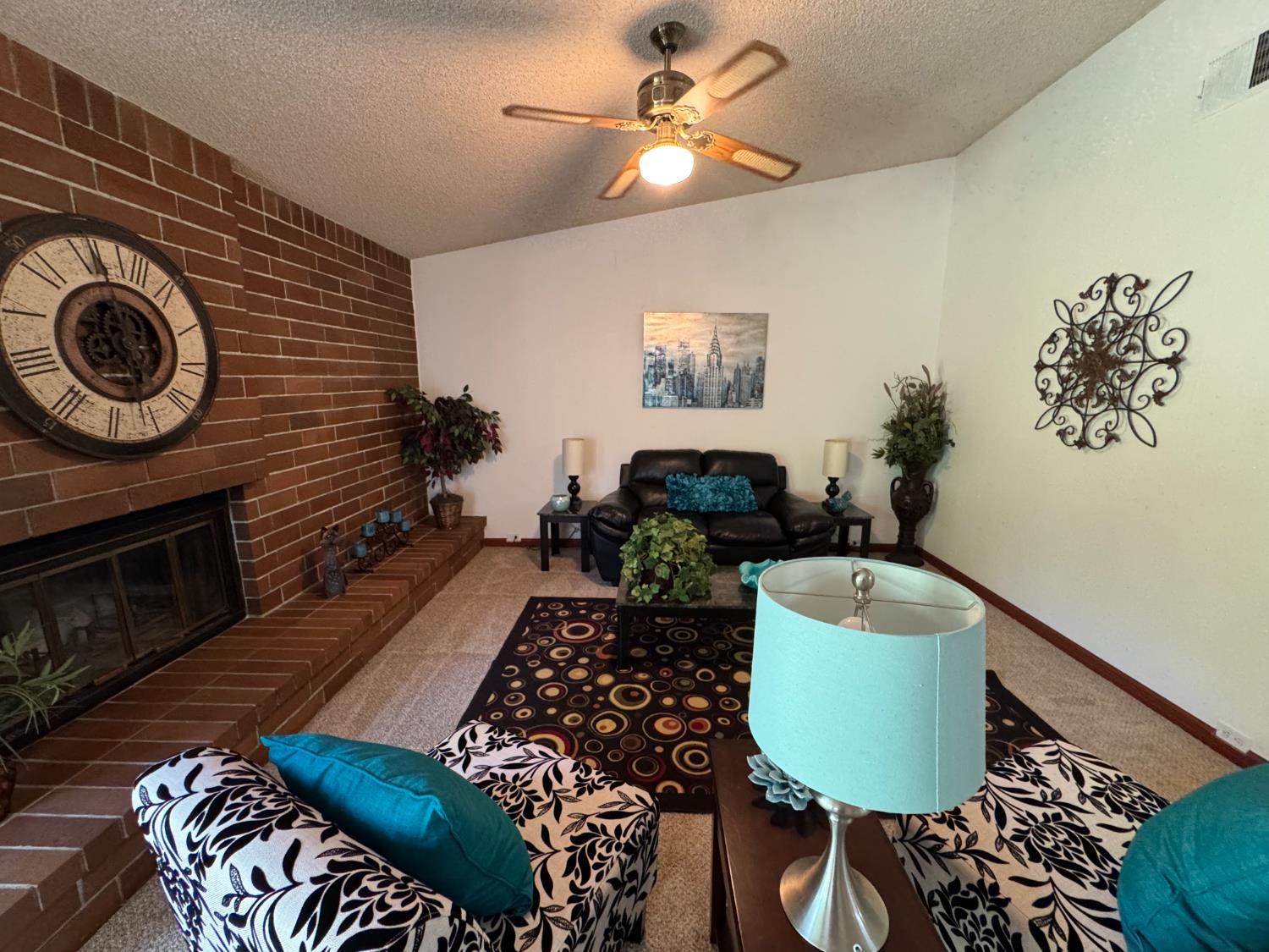 Oak Stream Court, Carmichael, California image 10