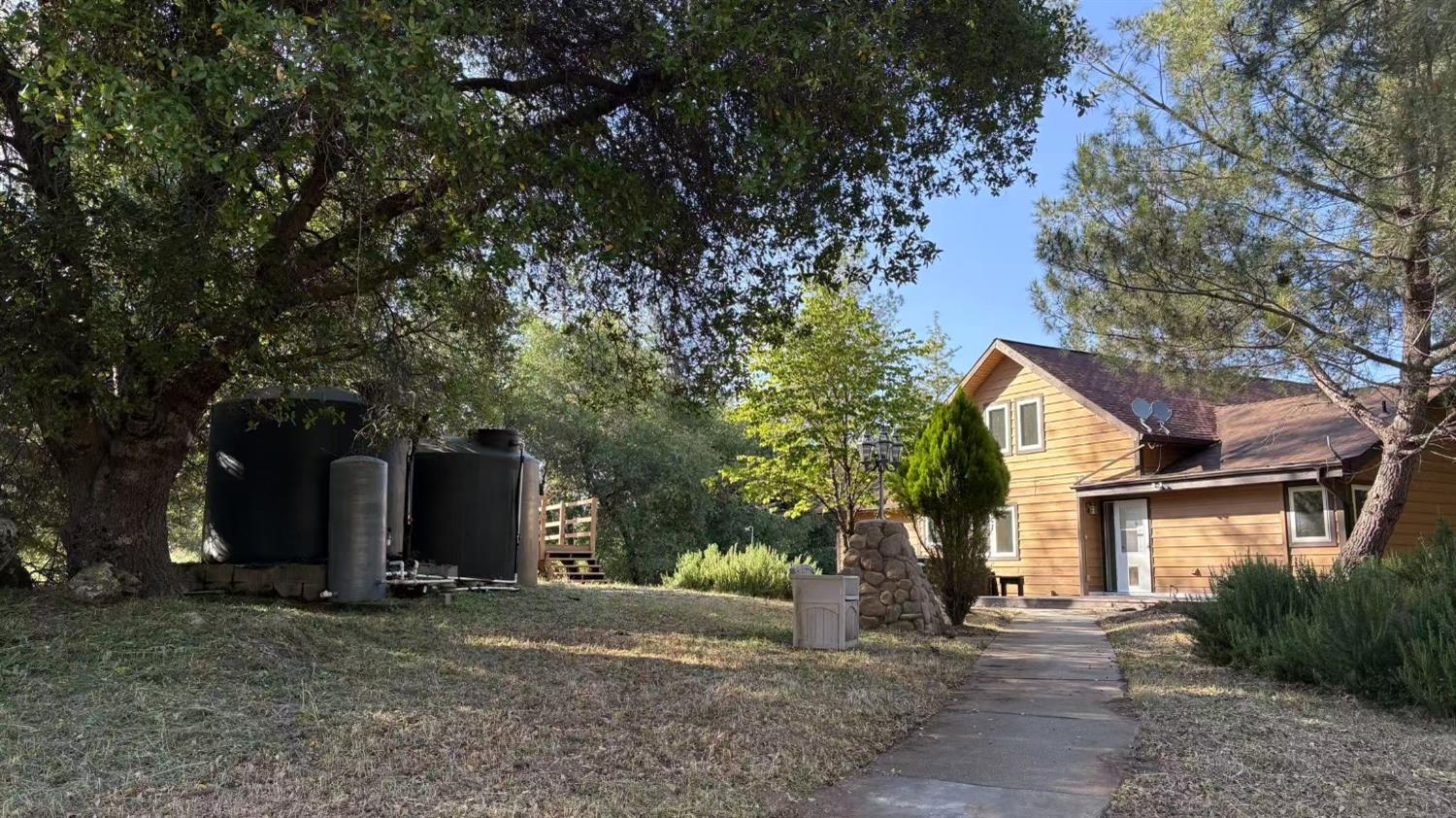 Van Pooka Court, Somerset, California image 23