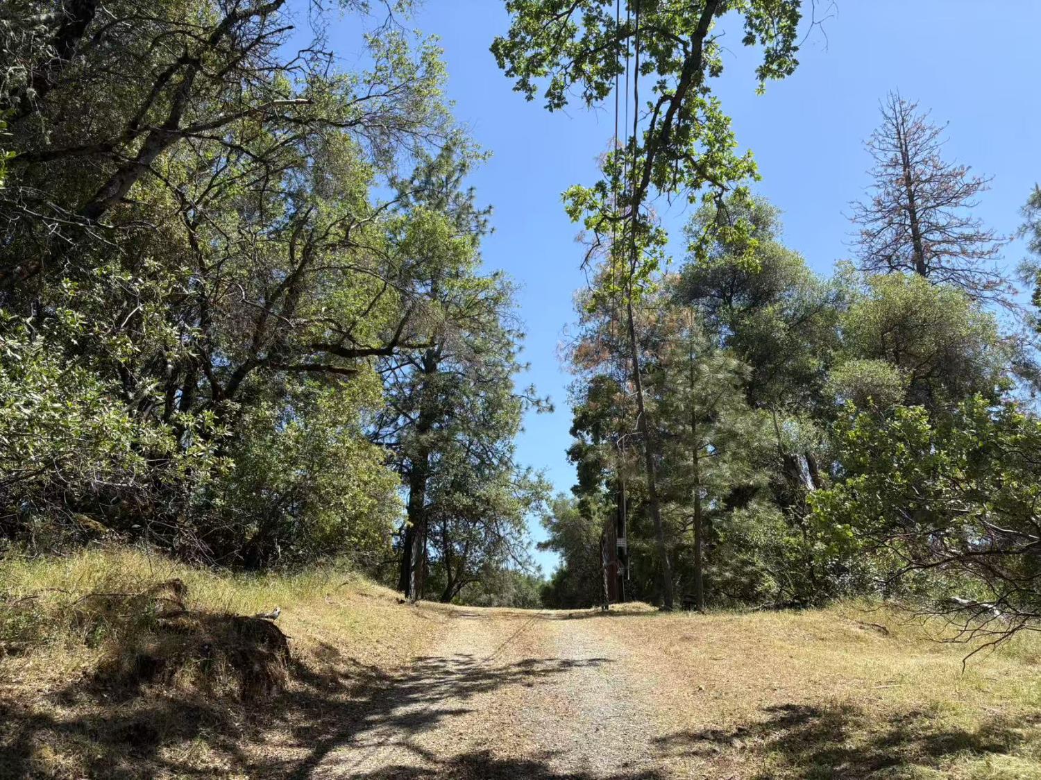Van Pooka Court, Somerset, California image 4