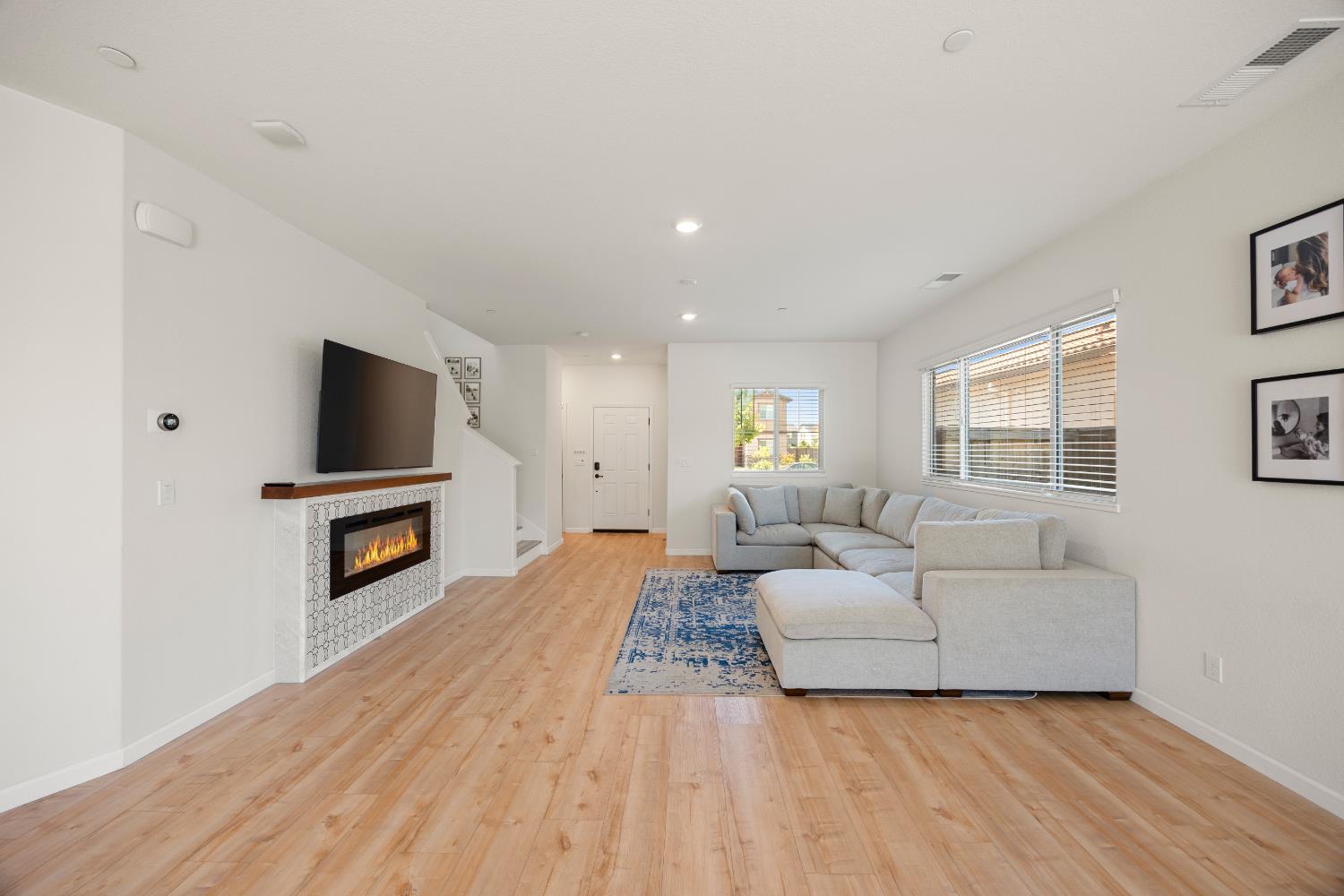 Newmarket Street, Roseville, California image 10