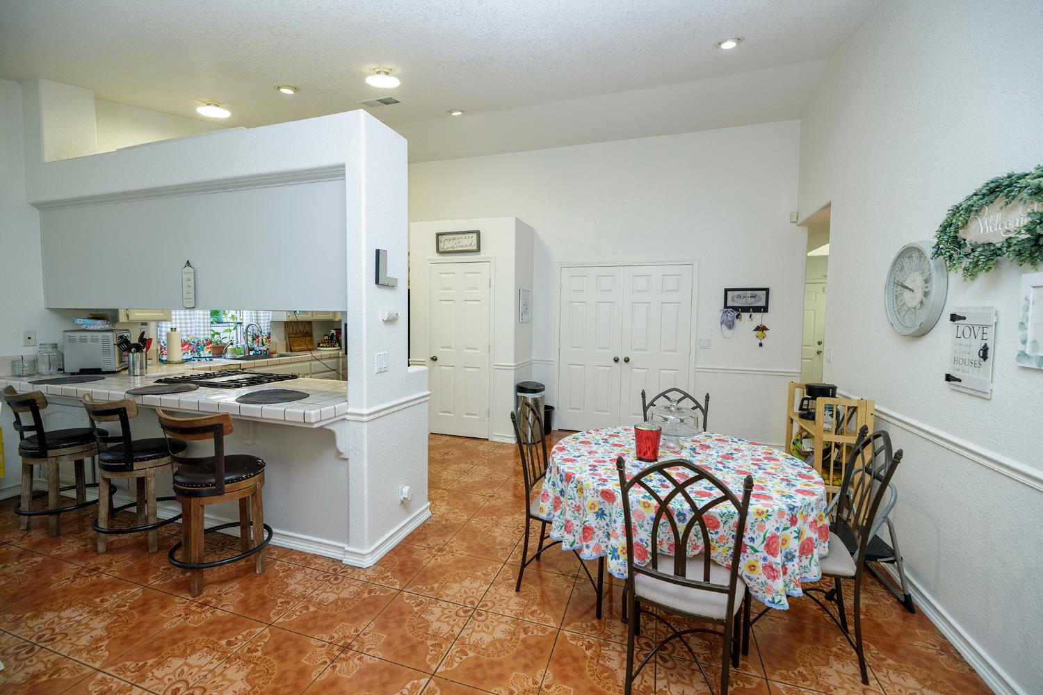 Melanie Court, Ceres, California image 15