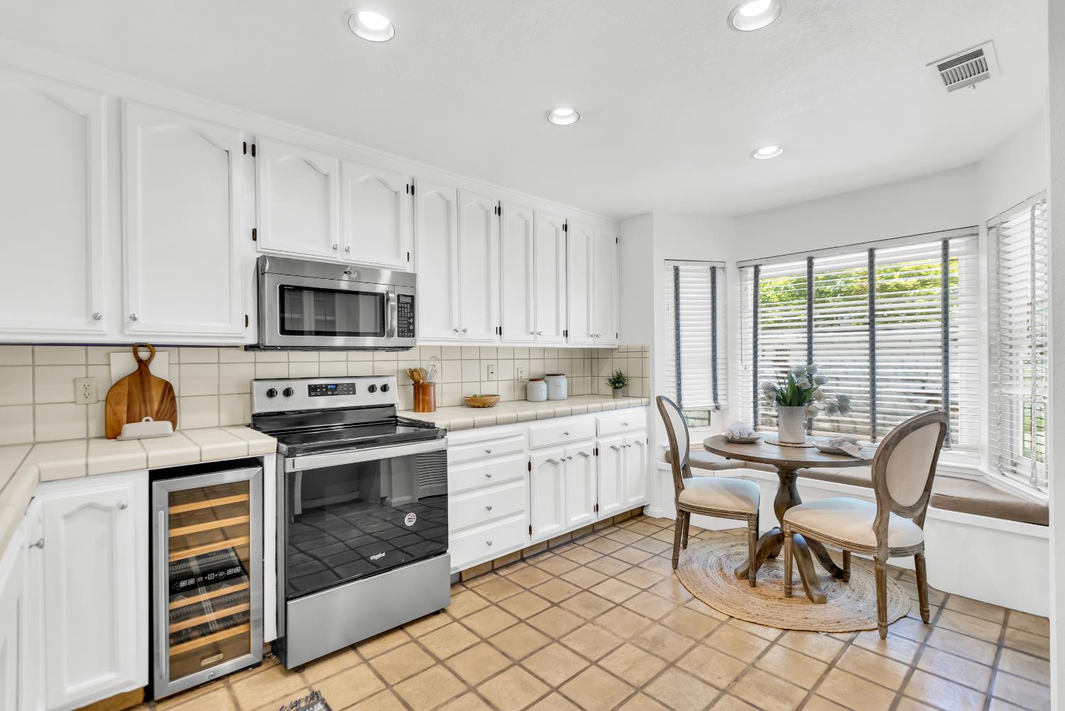 S Mills Avenue, Lodi, California image 12