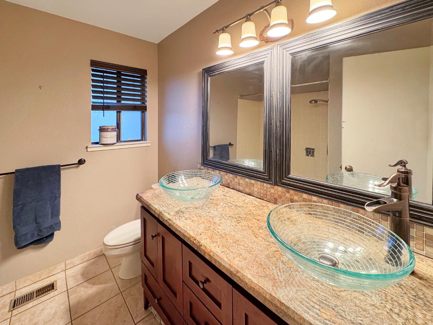 Aileen Way, Grass Valley, California image 12