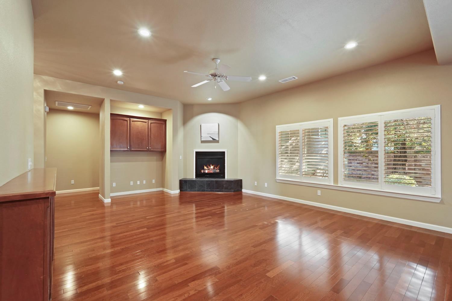 Summerset Court, Lodi, California image 12