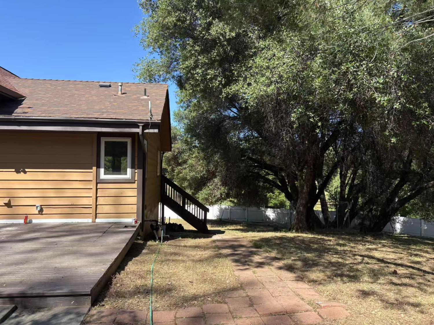 Van Pooka Court, Somerset, California image 16