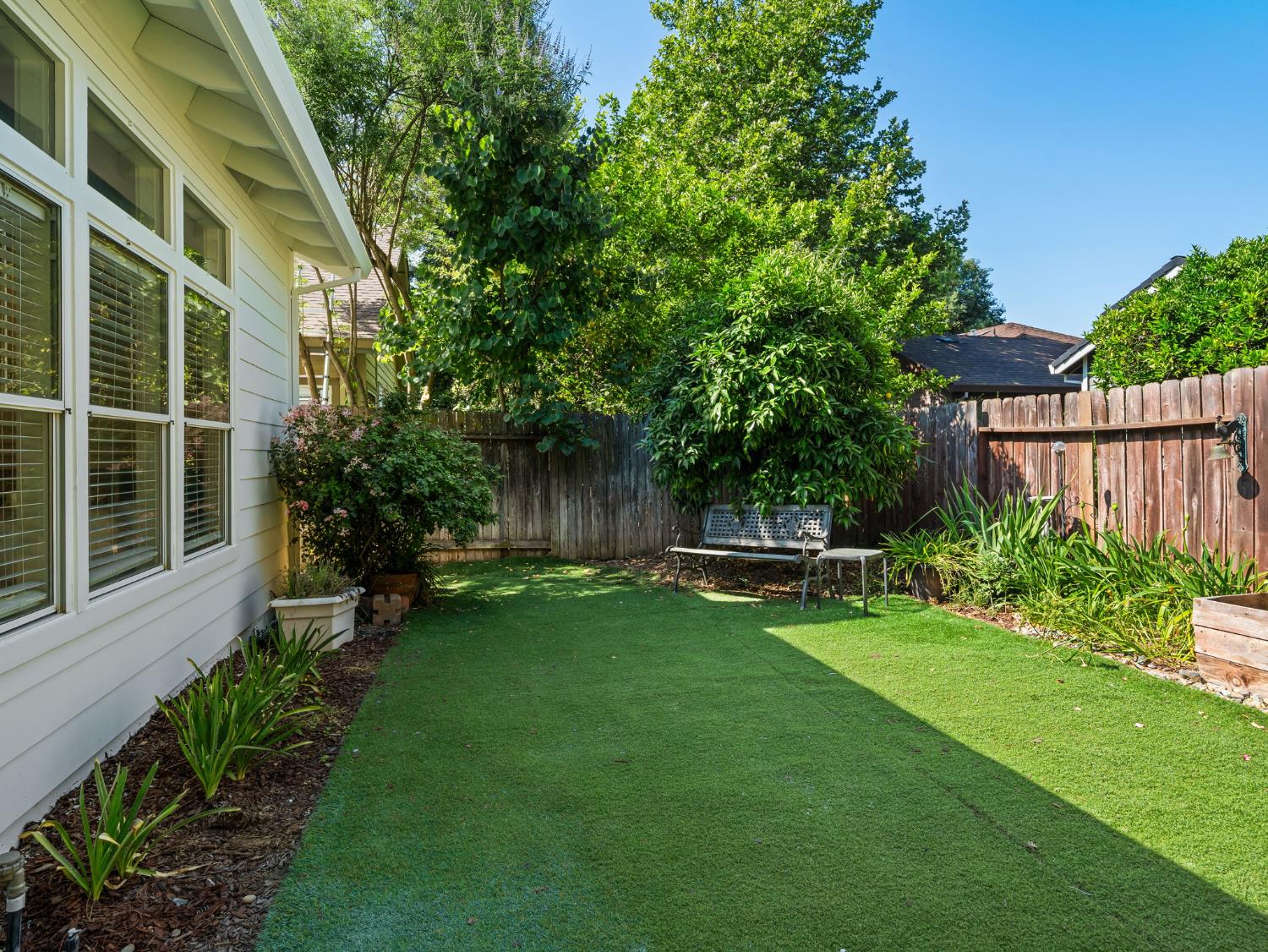 La Paloma Court, Davis, California image 36
