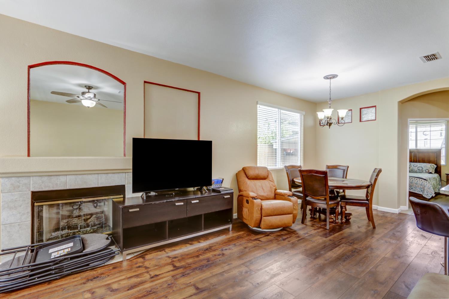 Redford Way, Sacramento, California image 10