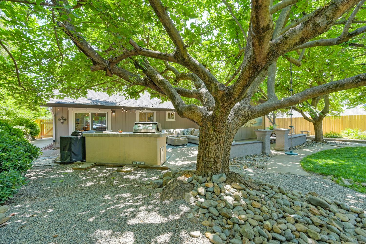 Mesquite Court, Folsom, California image 43