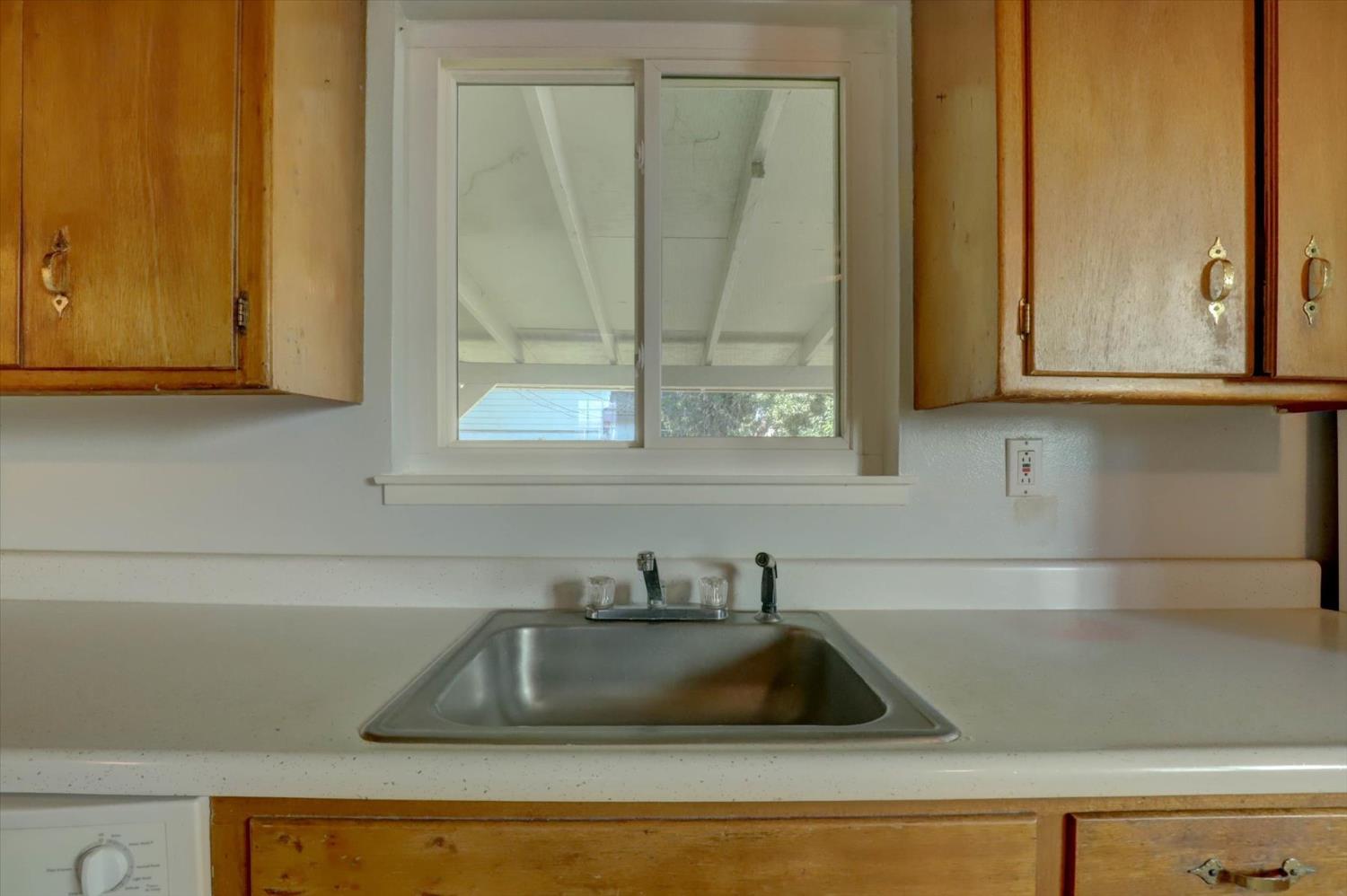 Elvyra Way, Sacramento, California image 10