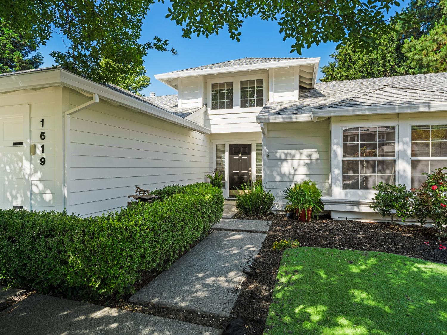 La Paloma Court, Davis, California image 1