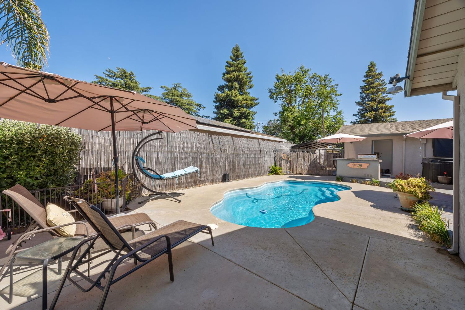 Mckinley Avenue, Woodland, California image 49