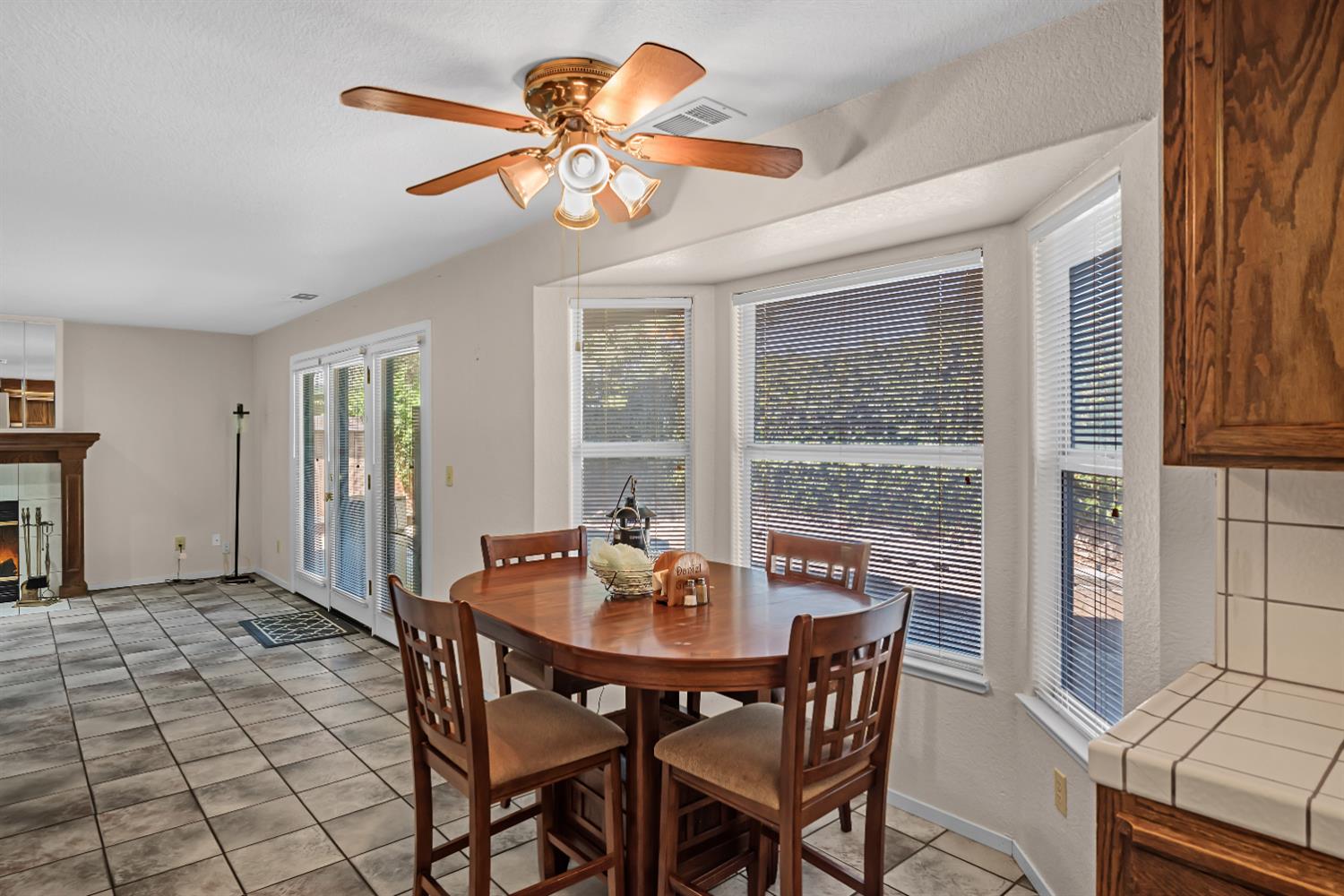 Boston Way, Modesto, California image 15