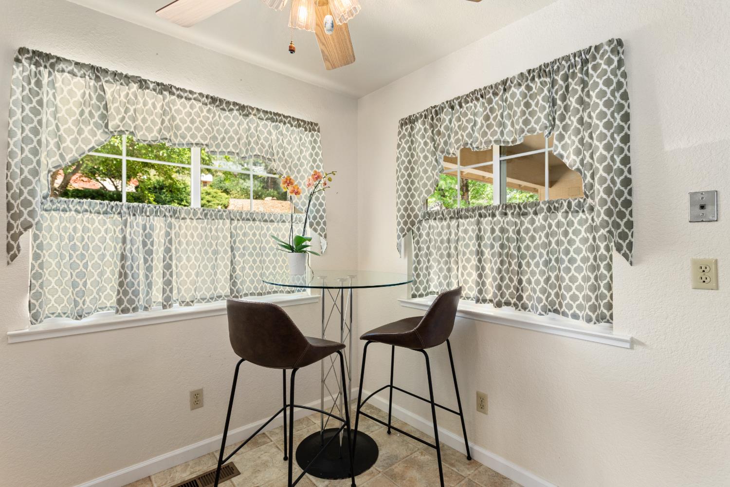 Knollwood Drive, Cameron Park, California image 6