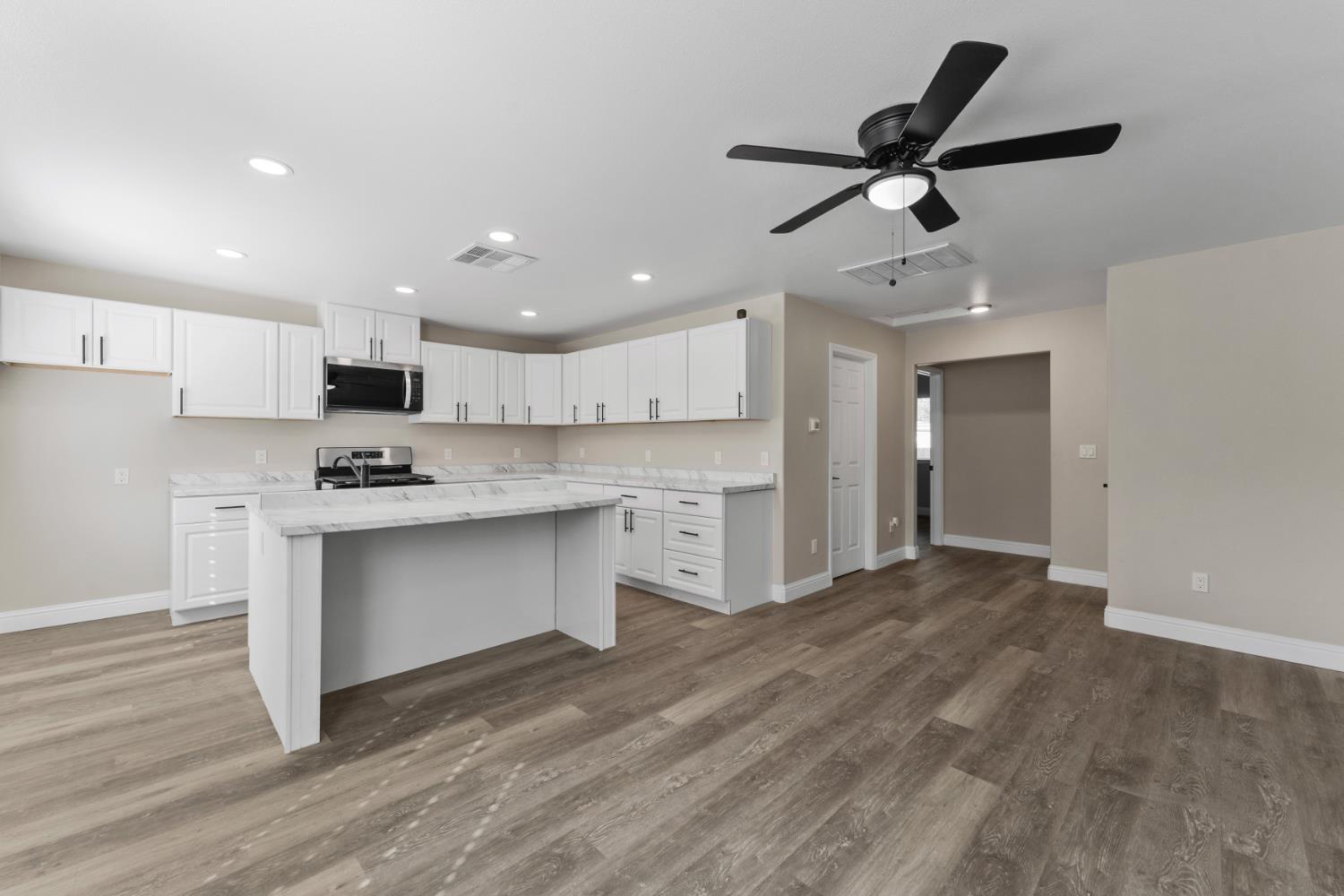 Woodbridge Avenue, Yuba City, California image 8