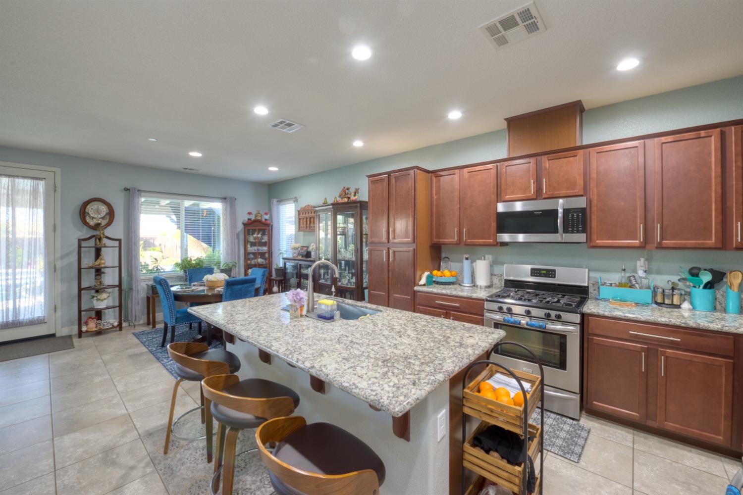 Cabernet Court, Patterson, California image 9