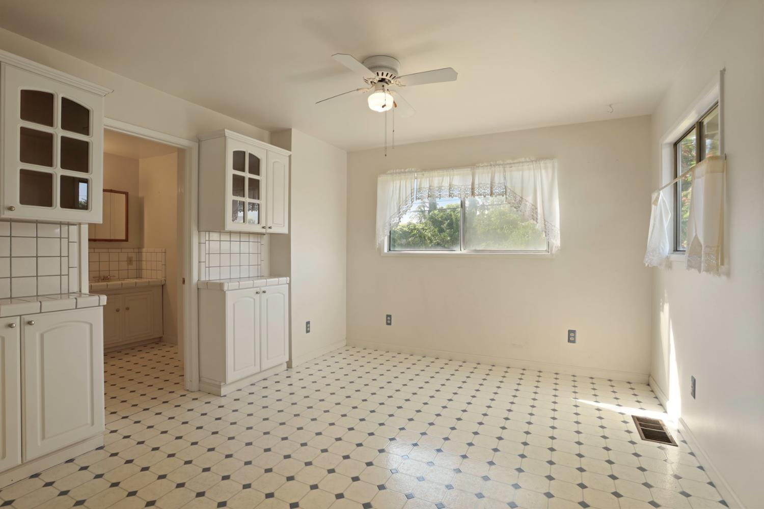 W Longview Avenue, Stockton, California image 16