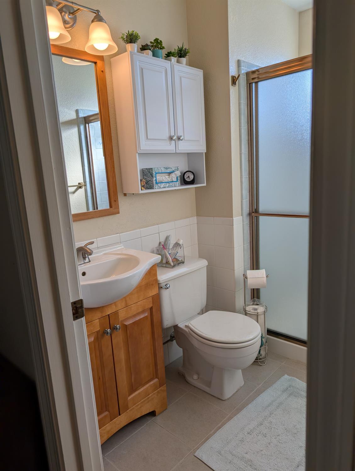 Liverpool Court, Manteca, California image 32