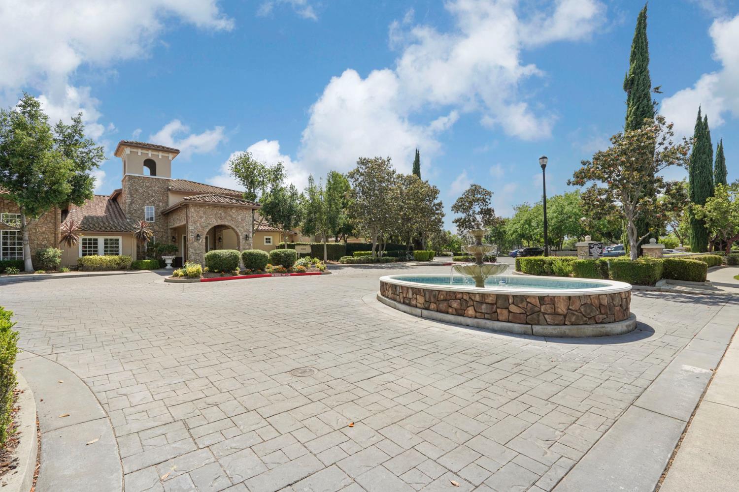 Nestling Circle, Elk Grove, California image 42