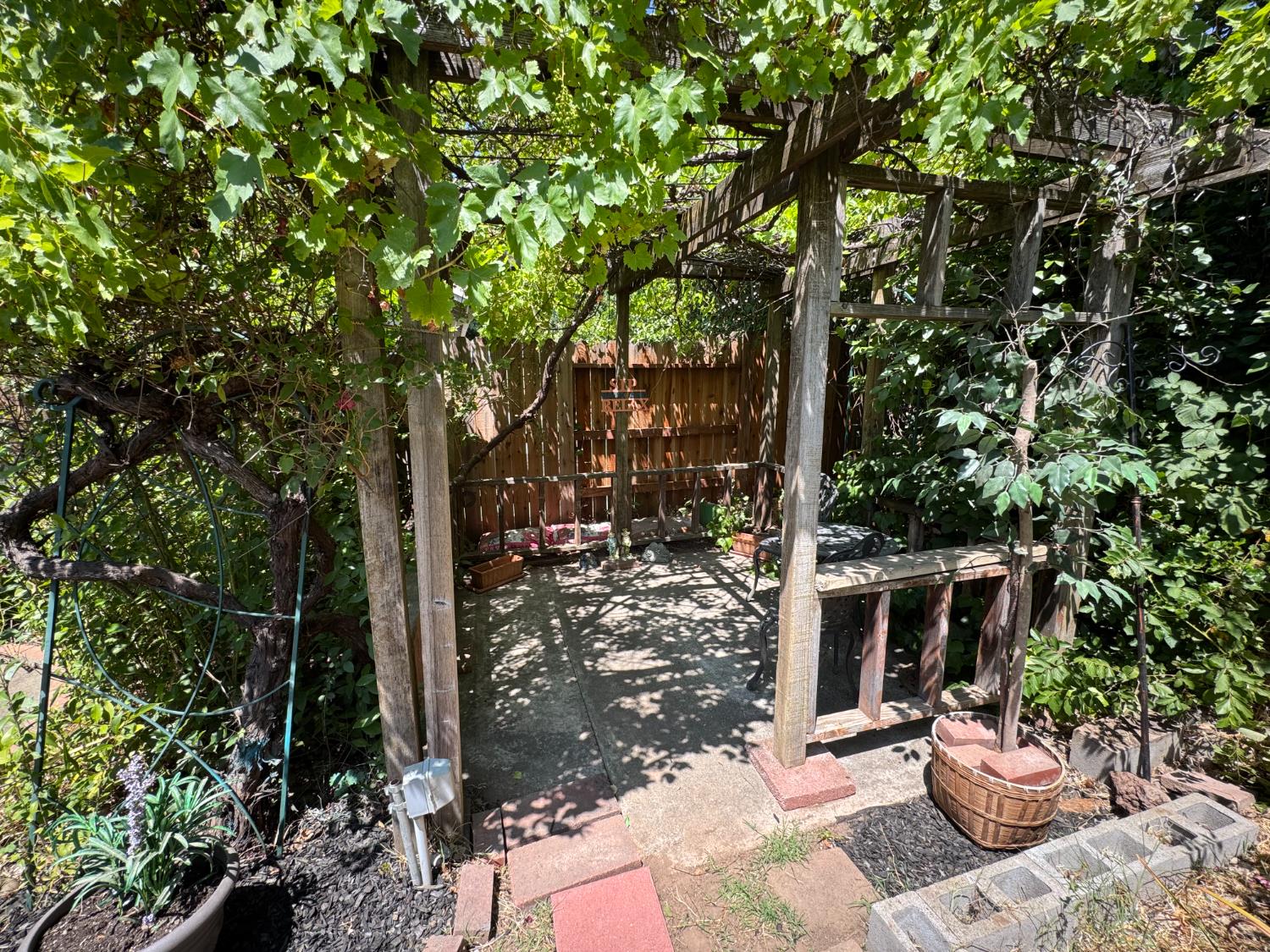 Oak Stream Court, Carmichael, California image 42