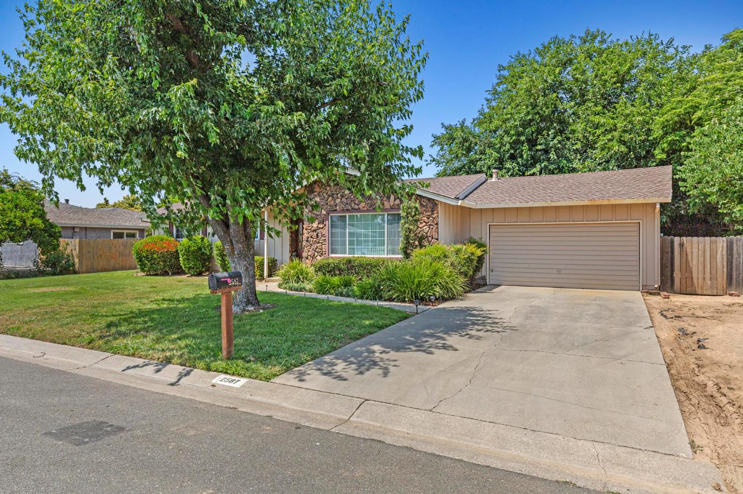 Azalea Way, Yuba City, California image 3