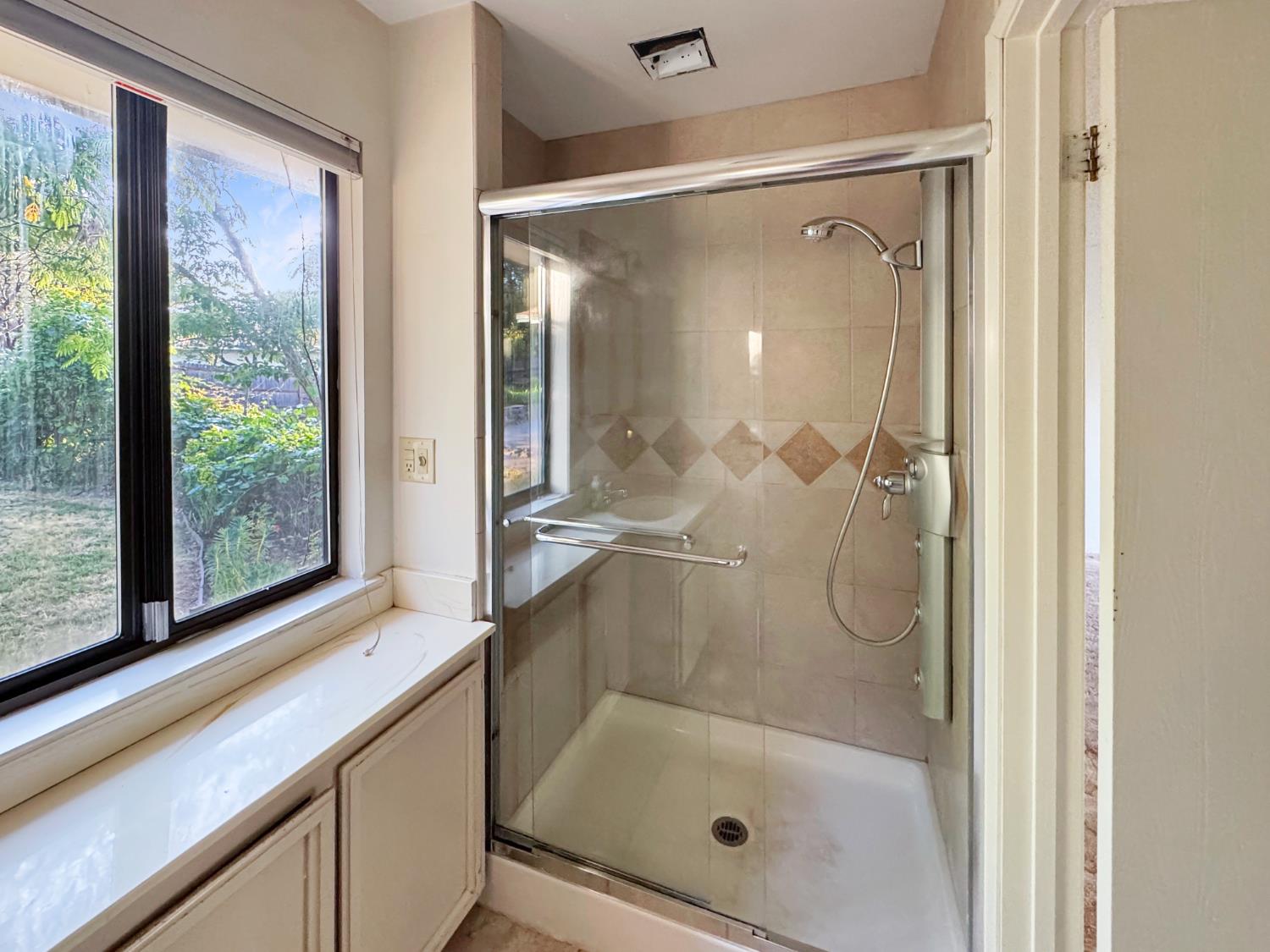 Aileen Way, Grass Valley, California image 10