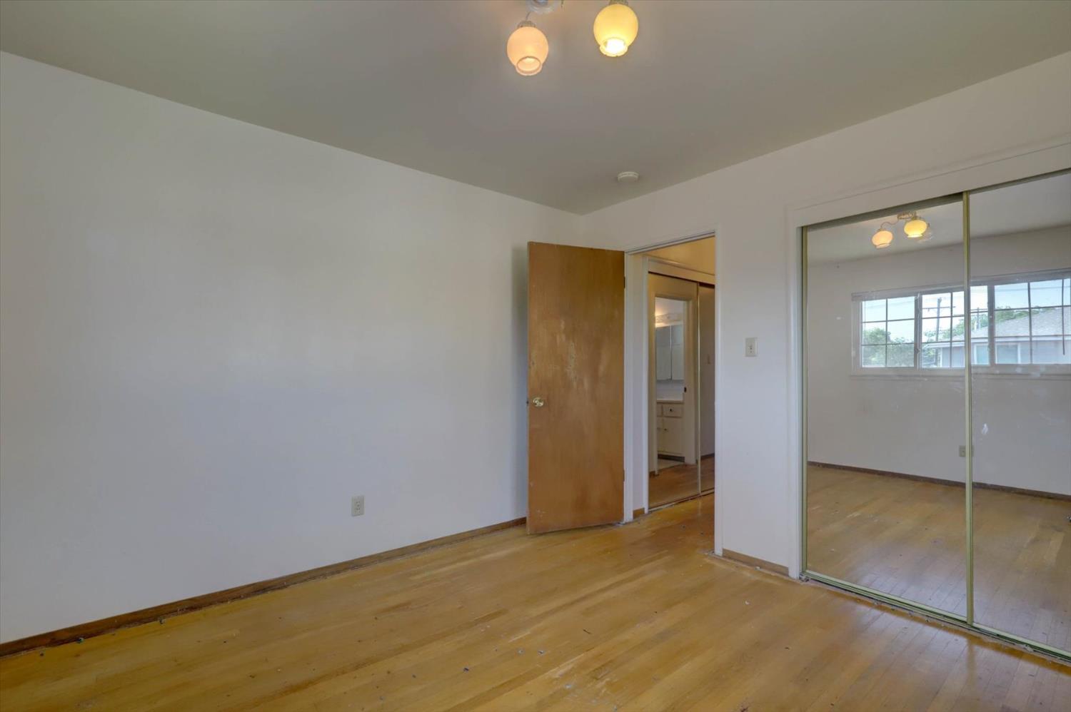Elvyra Way, Sacramento, California image 13